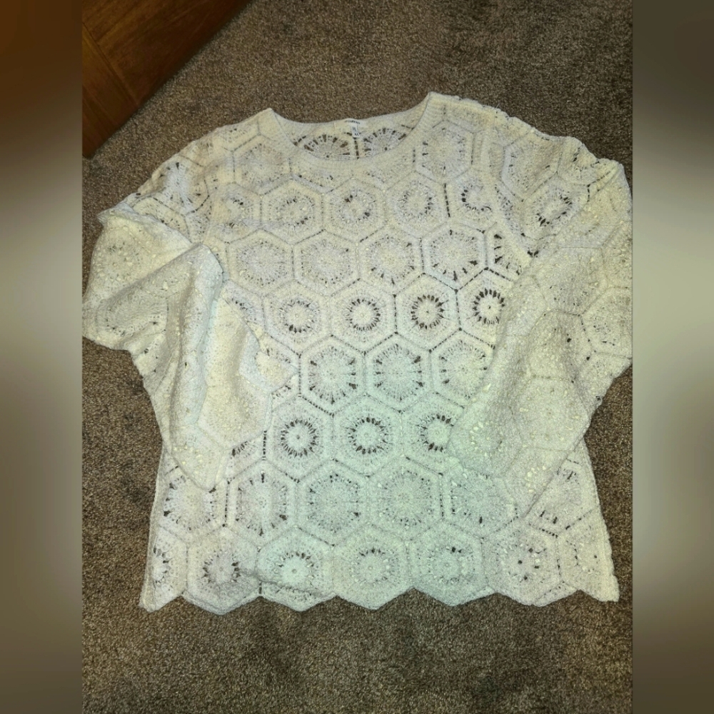 Maurices Elegant White Crochet Women's Top. Size Meduim. New No Tag